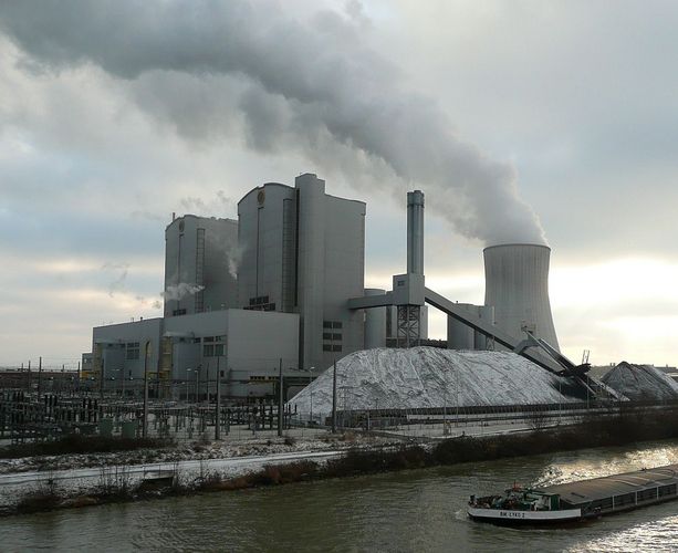 Soll schneller vom Netz gehen: Hannovers Kohlekraftwerk Stöcken (Wikipedia/AxelHH)